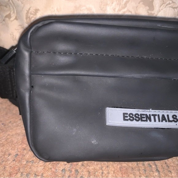 Fear Of God Essentials Sleek Black Belt Bag - Picture 9 of 12